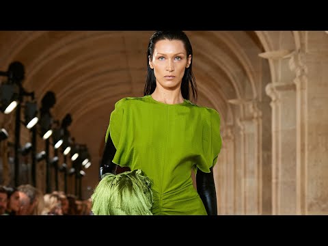 Bella Hadid Victoria Beckham's Spring 2023 Fashion Show September 30, 2022  – Star Style