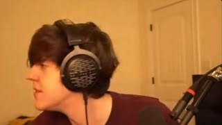 Yumi Look To The Right- Isaacwhy