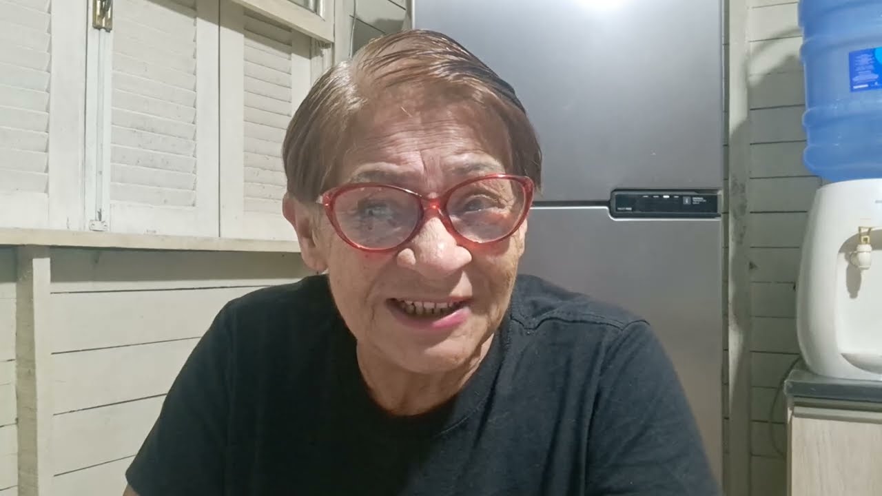 #KELLY E MIKAEL DE VOLTA AS AULAS #JORNALISMO DE RAINHA ISABEL COM BRILHANTES. 