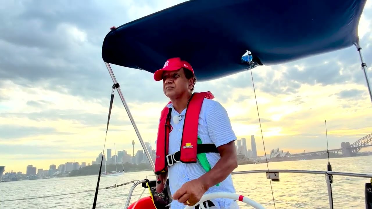 Twilight Solo Sailing on Sydney Harbour is AMAZING!