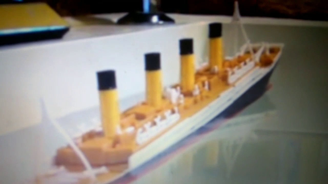 R M S Titanic Toys Model Sinking