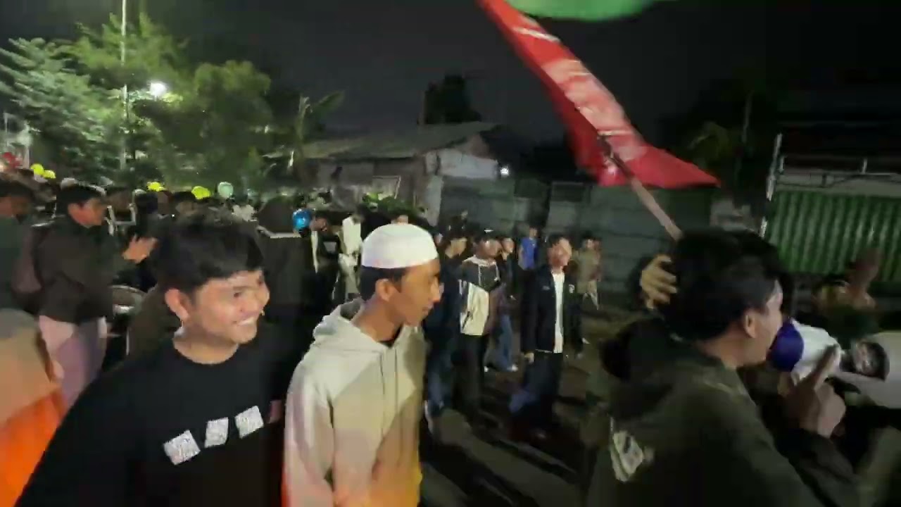 Jalan pahlawan revolusi ramai kirab ramadhan