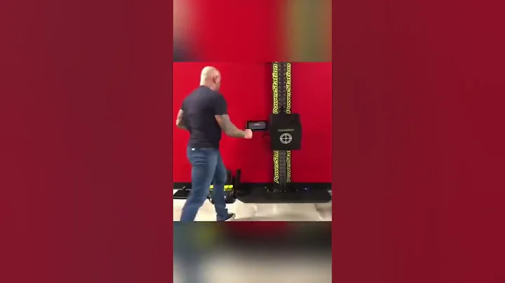 Joe Rogan knocked out a fighter 😱