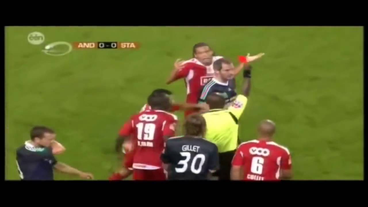 Витсель ломает ногу сопернику