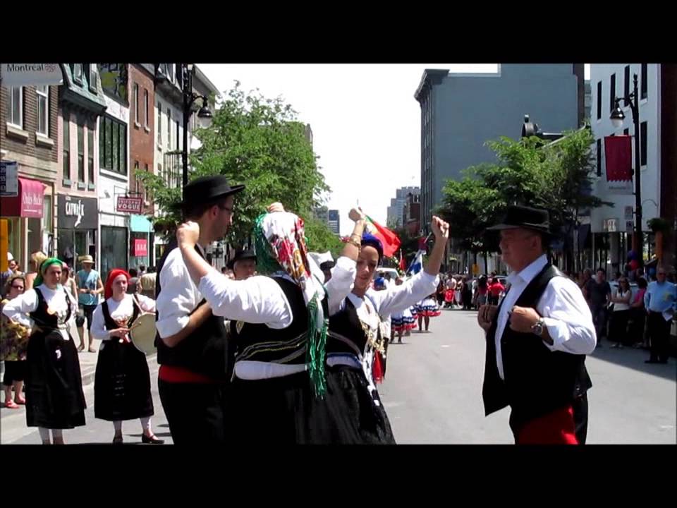 Os ranchos portugueses de Montreal actuam - YouTube