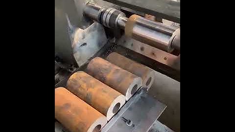 Tour de tournage automatique de tubes métalliques