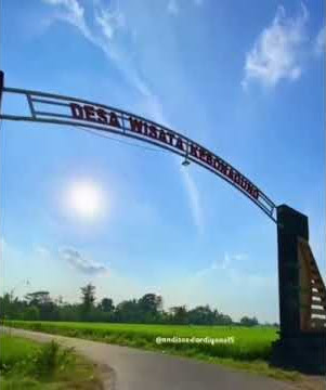 Story whatsapp Mendung Tanpo Udan