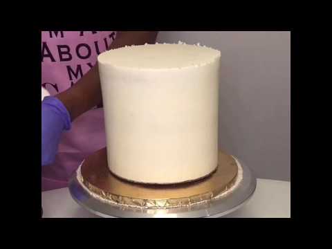 How to Frost a Cake Using the Upside Down Method