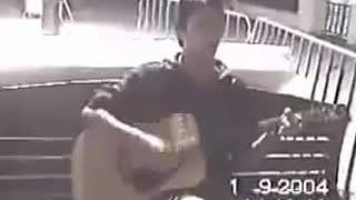 A rare video of Atif Aslam singing 'Woh Lamhe' 2004