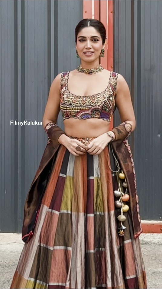 #bhumipednekar is on a mission to set some serious traditional attire goals ? #filmykalakar
