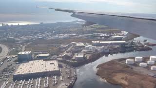 American Airlines B 777-300 ER very soft landing in JFK International Airport. screenshot 4