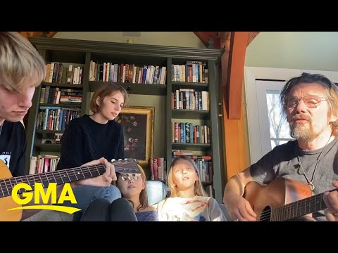 Ethan Hawke and family hold sing-along while in self-quarantine | GMA Digital