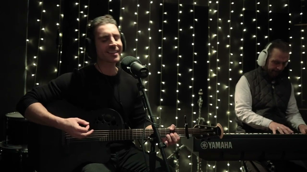 Neil Diamond- “Heartlight” (Nick Fradiani Live Acoustic Cover)