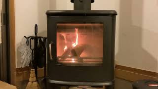 🪵薪ストーブ🪵まだ朝晩は寒いです❄️本日も着火します🔥Wood-burning stove🪵