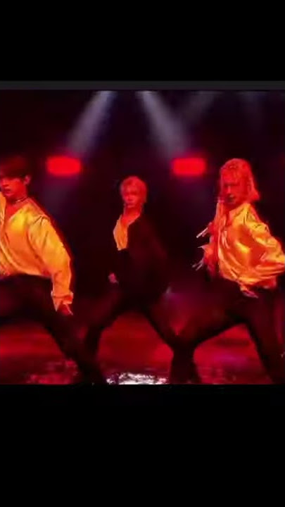 Danceracha -[WOW] UNLOCK: GO LIVE IN LIFE - Straykids online concert [VLIVE ]