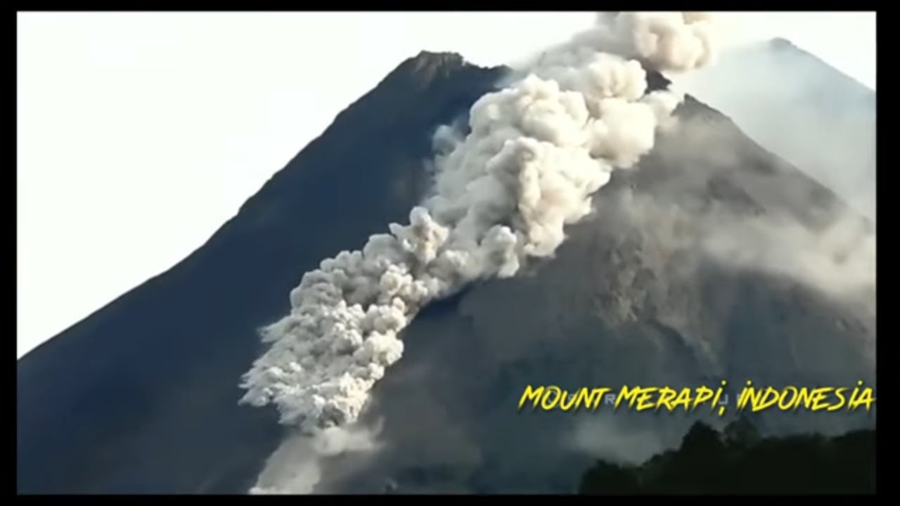 Mount MERAPI Volcano Eruption Sends Locals Scrambling - YouTube