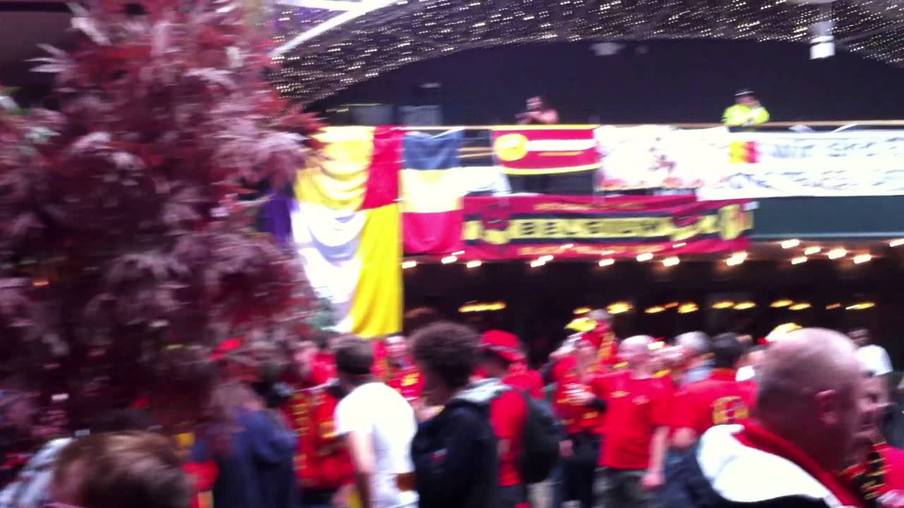 01 Red Devils fans @ Merchant Square (pré game Scotland-Belgium 6-09-13 ...