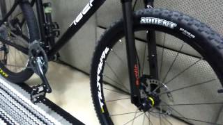 Rueda 27.5" horquilla rígida carbono Exotic en bicicleta montaña 26" - YouTube