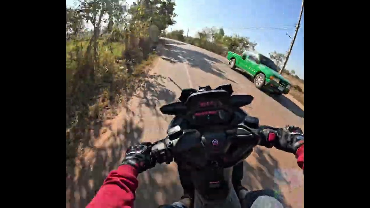 วันนี้พาเจ้าxmax300 ไปขายหมู ￼