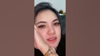 cewek cantik lagi galau #youtubeshorts #tiktok #cewekcantik