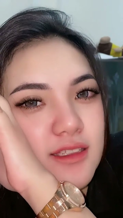 cewek cantik lagi galau #youtubeshorts #tiktok #cewekcantik