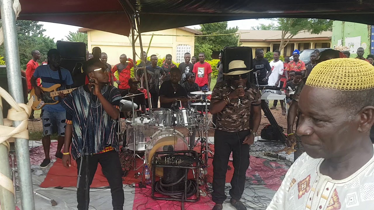 Nana Tabiri The Senior Player Marvellously Performed His Song Obiaa Ba Wu At Manso Nkran By This hole in this rock was made by aseibu amanfi running one finger through the rock kindly watch. cyberspaceandtime com