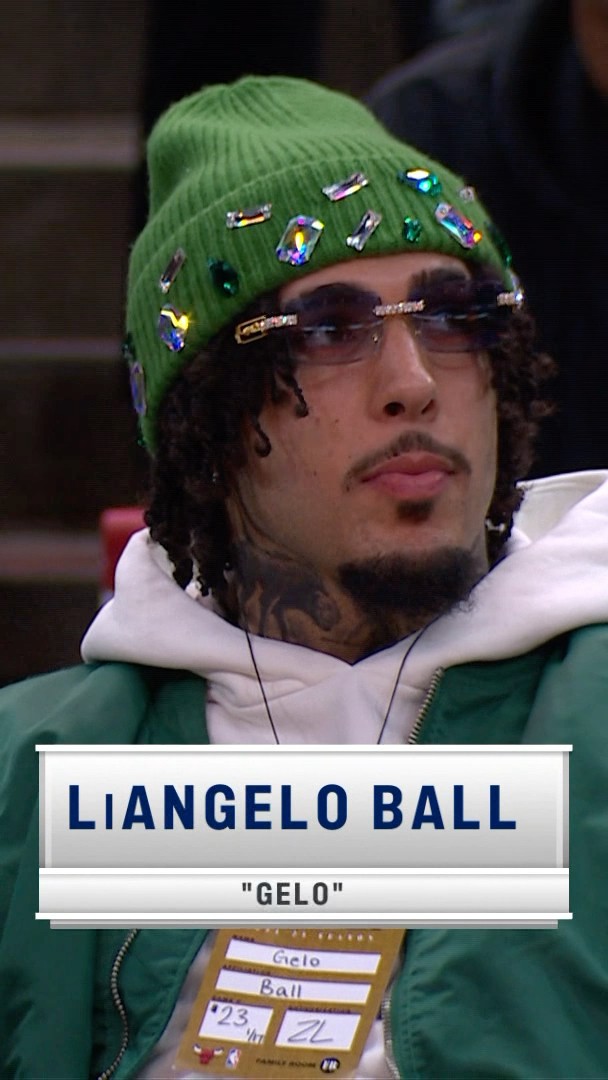 LiAngelo Ball sitting courtside in Chicago ?