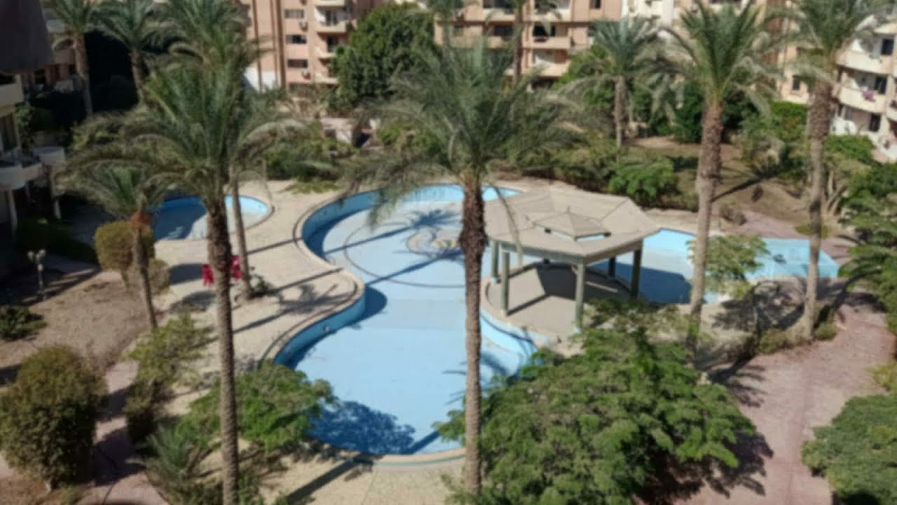 شقة للبيع كمبوند علي التسعين الجنوبي خلف كونكورد بلازا فيو حمامات سباحه 