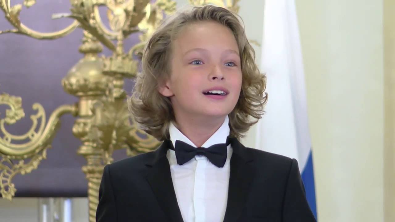 Video Ян Вайс. Русская народная песня "Над полями, да над чистыми ...