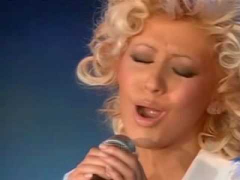 CHRISTINA AGUILERA Beautiful (live Ophrah Winfrey Show 2004)