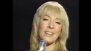 Barbara Fairchild   I Just Love Being A Woman   Pop Goes The Country