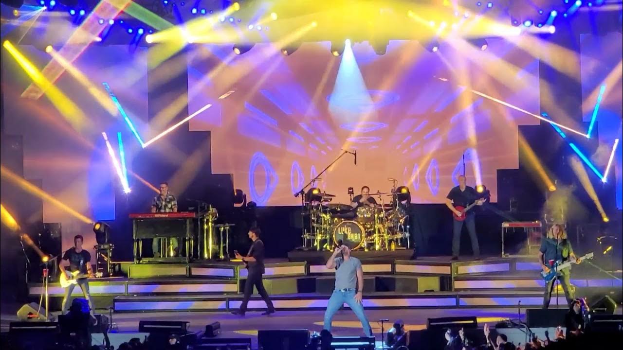 Luke Bryan That's My Kind of Night (Gilford, NH 8/7/21) YouTube