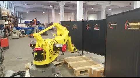 Fanuc M-420ia palletizer robot at Eurobots