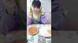 Makan Lalap Pete Mentah Sambal Terasi Sampai Sendawa