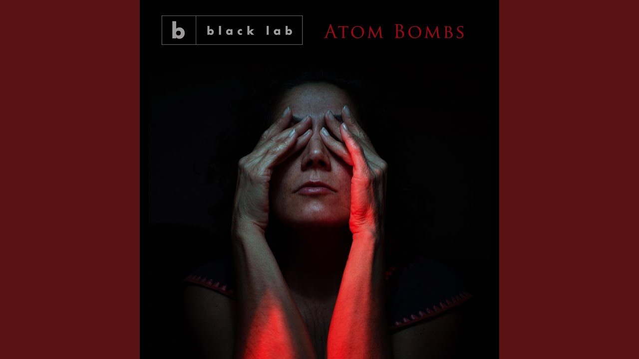 Παρακολούθηση Atom Bombs στο YouTube Παρακολούθηση Atom Bombs στο YouTube