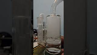 Goo Roo Bong 18mm from Cannabis Hardwear with Anvil slow motion