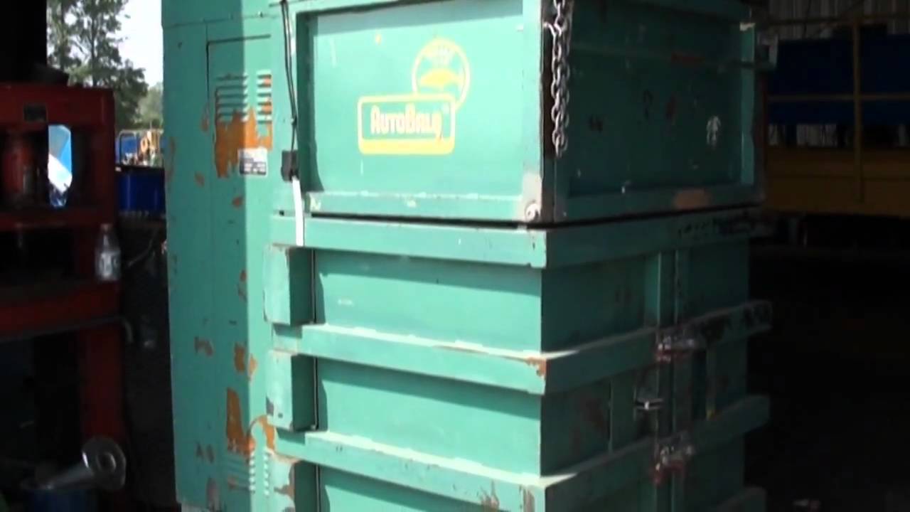 AutoBale Solid Waste Control Systems Model Whale U-60 Baler