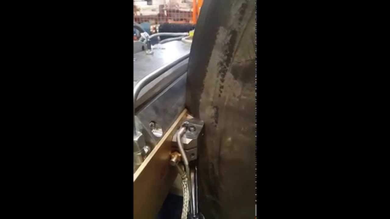 Akarmak Cushion Gum Extruder with Tread Builder AKR 550 Demo