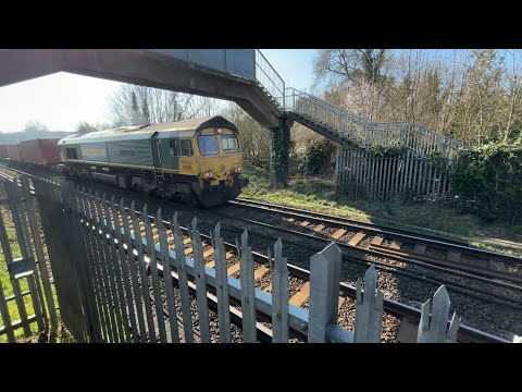 Class 66 | 66533 ‘Senator Express’ | Freightliner