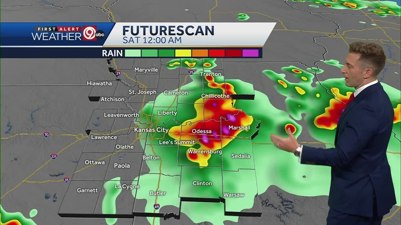 Storm chances begin Friday night - YouTube
