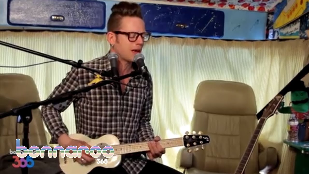Guarda Bernhoft - "Street Lights" | Road to Bonnaroo | Bonnaroo365 su YouTube Guarda Bernhoft - "Street Lights" | Road to Bonnaroo | Bonnaroo365 su YouTube