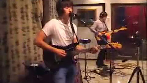 Arctic Monkeys - Old Yellow Bricks [live at KCRW Radio 2007]