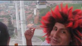 Paseo en el Metro de Medellin - Colombia con Johnny el raeliano de Perú