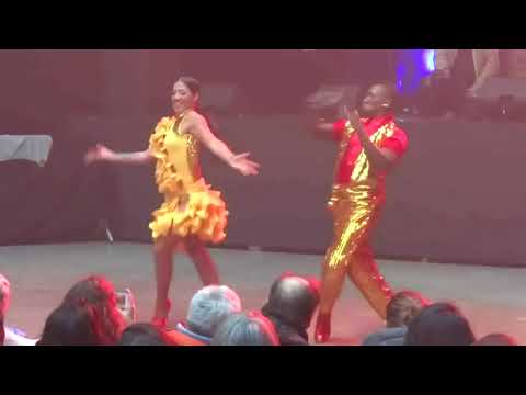 SALSA ACROBATIC SHOW