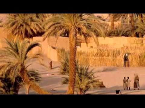 Video: Immergiti Nelle Fresche Vibrazioni Dell'elegante Dimora Nel Deserto A Forma Di Cupola