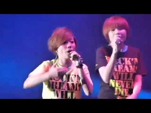 插班生潘佳麗小鬼伍家輝《對面的女孩看過來》@滾石30 新加坡220111