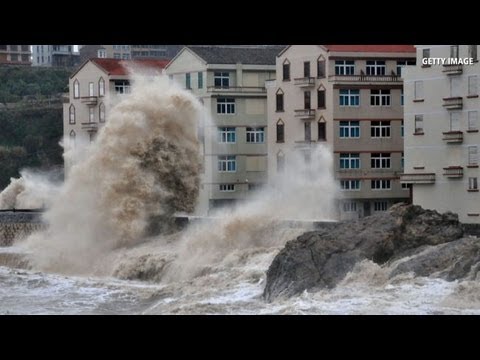 WATCH 65-Foot Waves