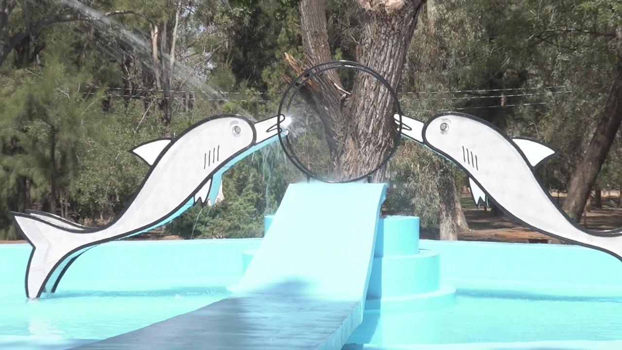 Regresa la fuente de los Delfines al Parque Guadiana - YouTube
