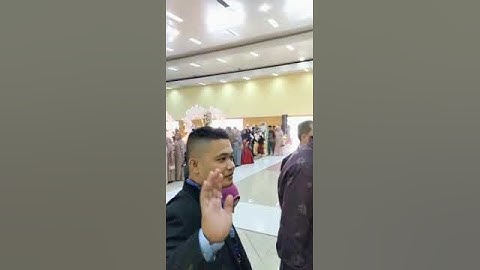 Salah satu tugas tim WO Fafio membantu tamu agar tertib dalam menyampaikan ucapan selamat