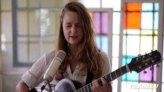 Folk Alley Session: Courtney Hartman - "Won't Be Satisfied"